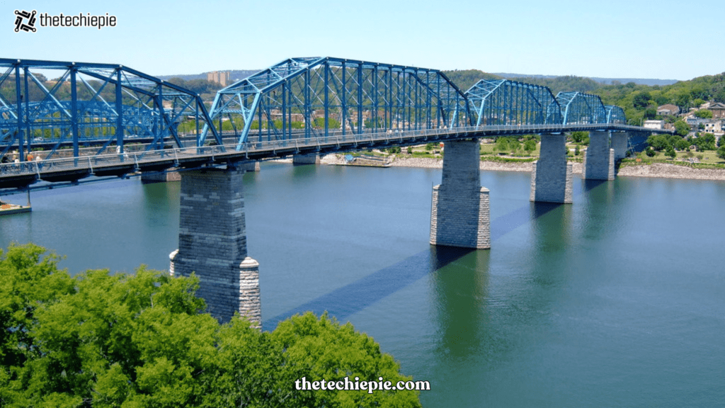 Walnut Street Bridge